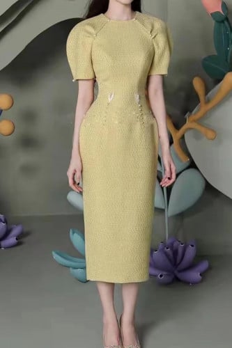 فستان ميدي بتصميم أنيق