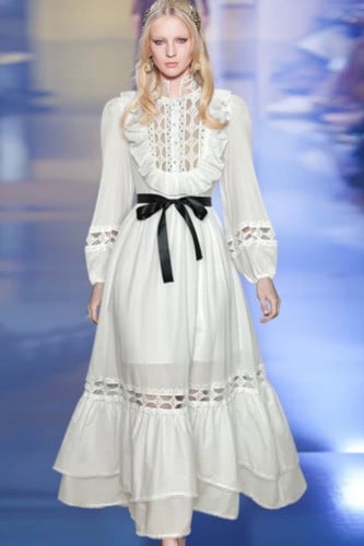 فستان طويل مطرز اكمام بف