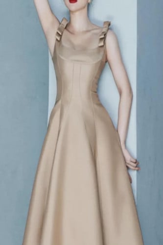 فستان ميدي بتصميم أنيق