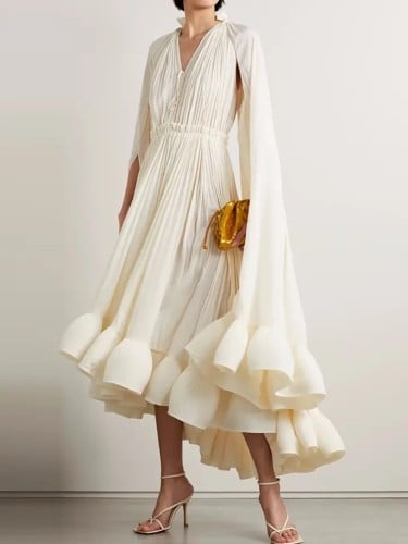 فستان أنيق بحواف مكشكشة