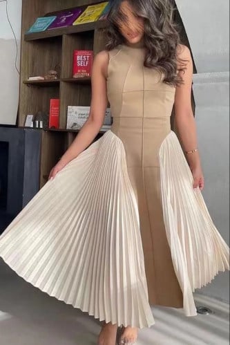 فستان طويل بدون اكمام بكسرات مع الجوانب