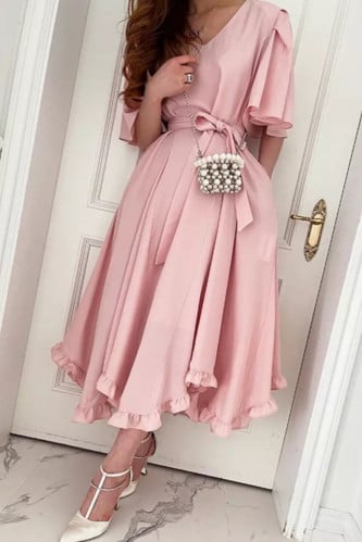 فستان ناعم بحزام ومزين باطراف مكشكشة