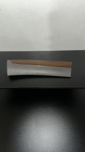 مسطرة صغير رصاصي