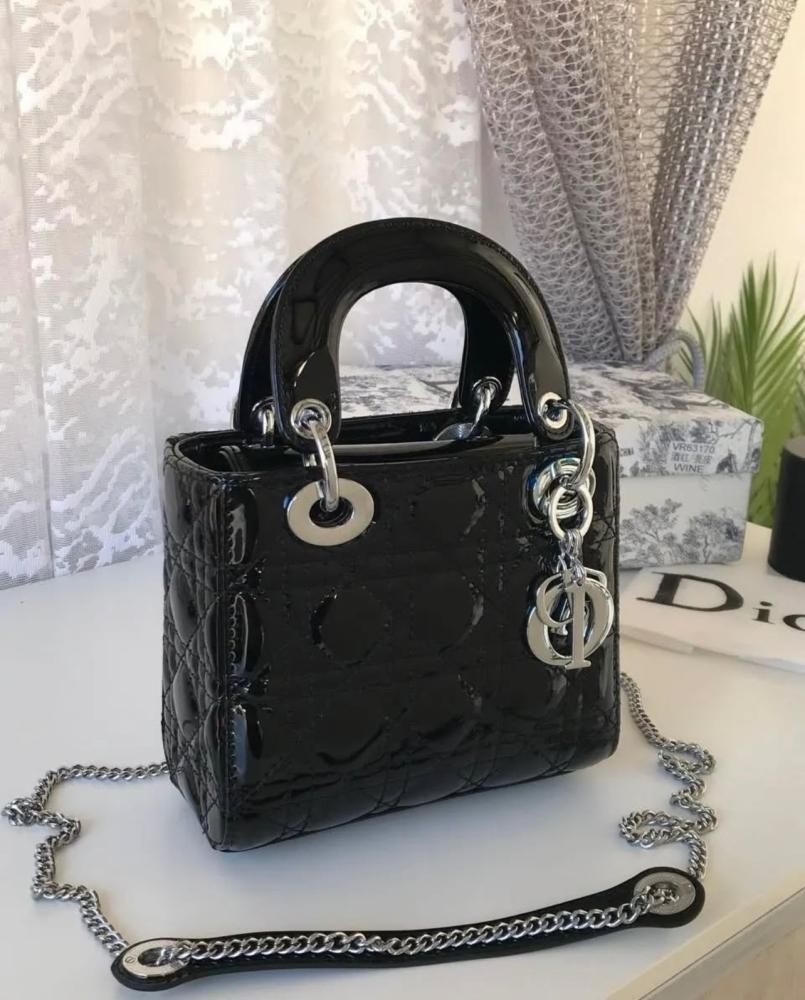 M. شنطة Dior