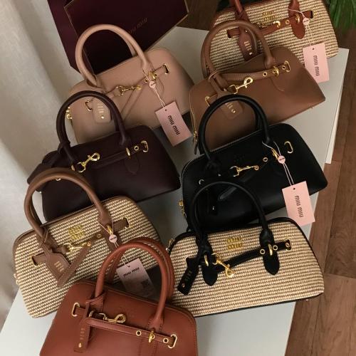 M. شنطة miu miu