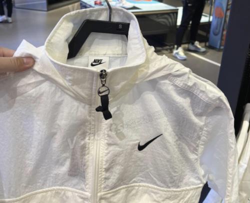 جاكيت نايك نسائي | Nike