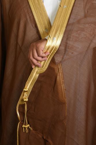 مشلح ملكي بني غامق قصب ذهبي