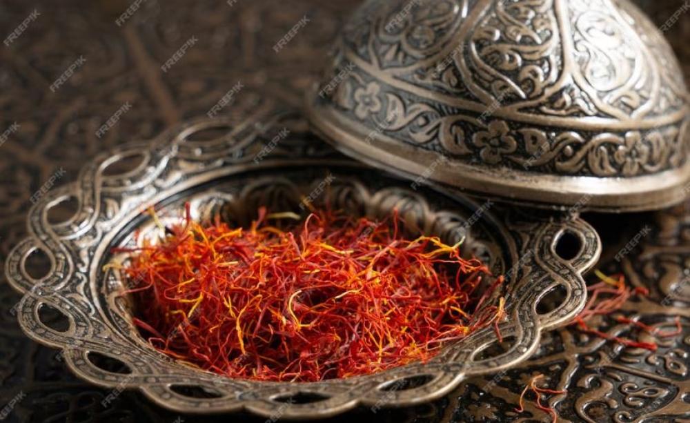 تعرف على أهم فوائد الزعفران الإيراني | دليلك الشامل