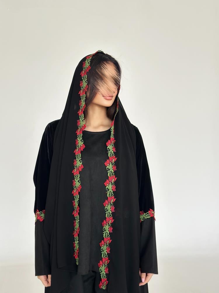 عبايه فاخرة تجمع بين خامة المخمل والجوخ