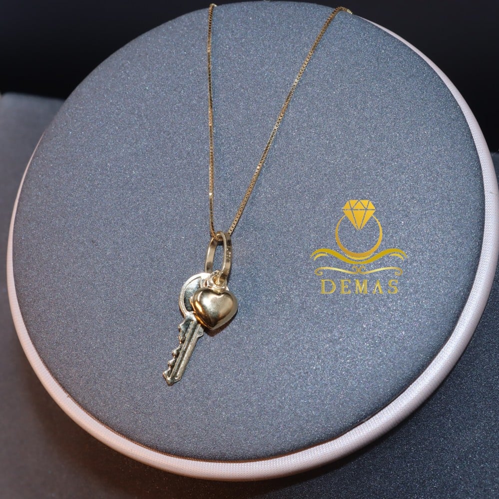 18K outlets Real Saudi Gold Key Necklace 18