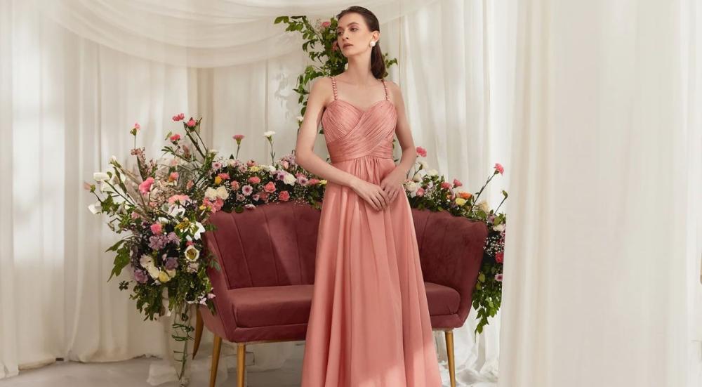 أفضل فساتين تيور فاخرة في السعودية بتصاميم أنيقة بالصور