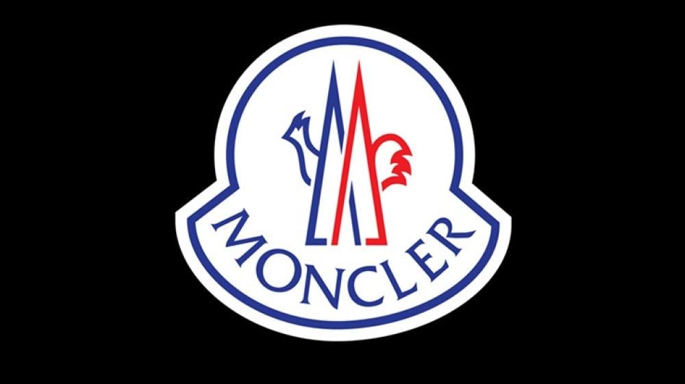 دليل جاكيتات مونكلير (Moncler)  في السعودية | دفء وفخامة Sleek Style