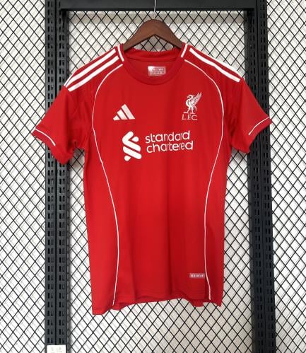 تيشيرت ليفربول الأساسي 2026