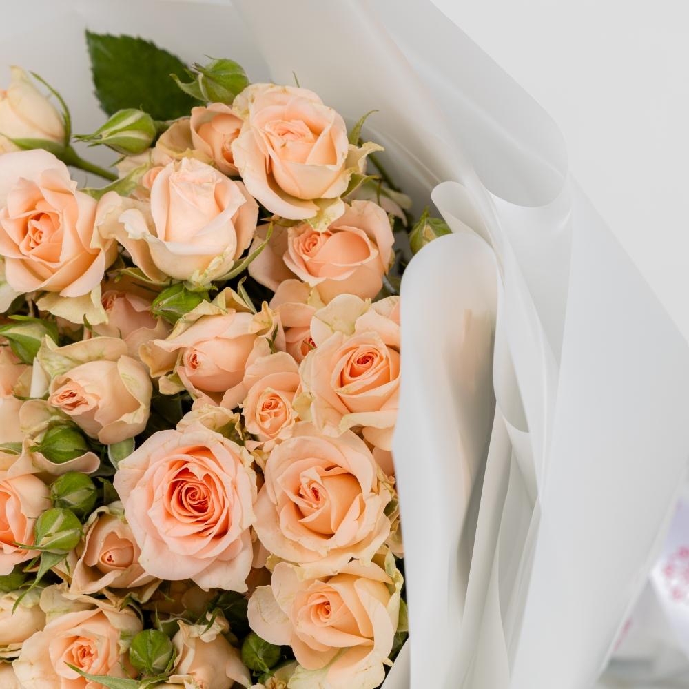 باقة ورد بيبي روز طبيعي بالون الفاتح