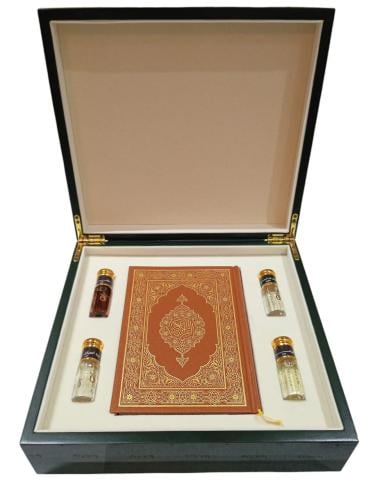 بوكس اهداء مصحف + ٤ ادهان