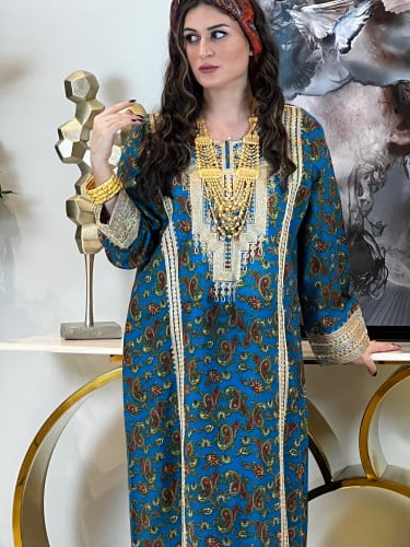 ثوب شالكي  لون ازرق نيلي  تطريز شعبي تراثي  مع بندانة