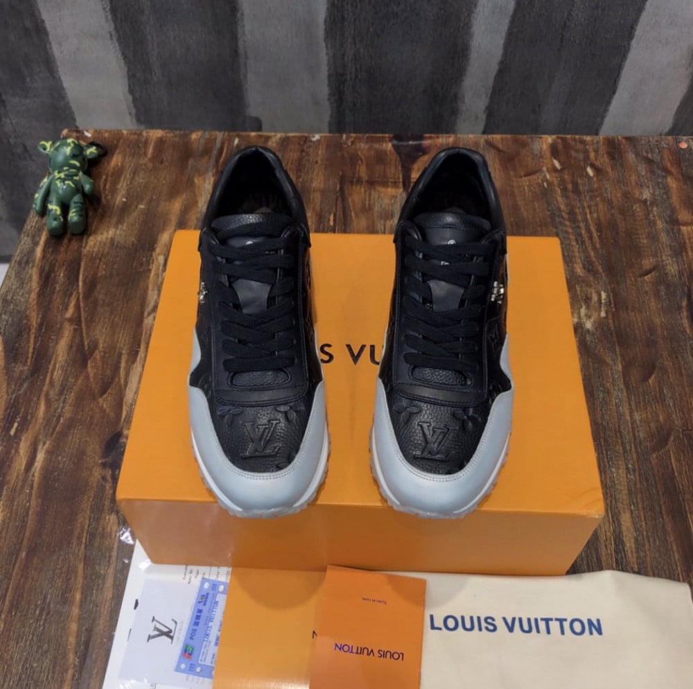 LV  Sneakers