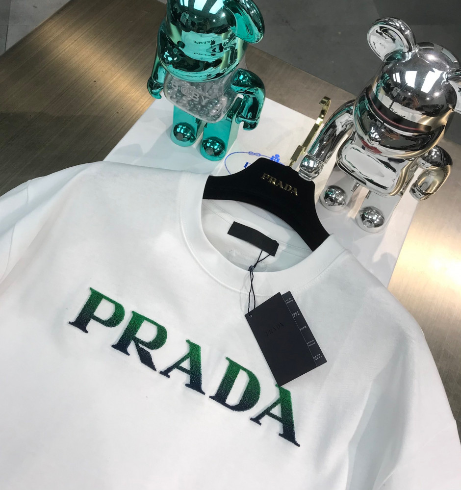 Prada t deals shirt price