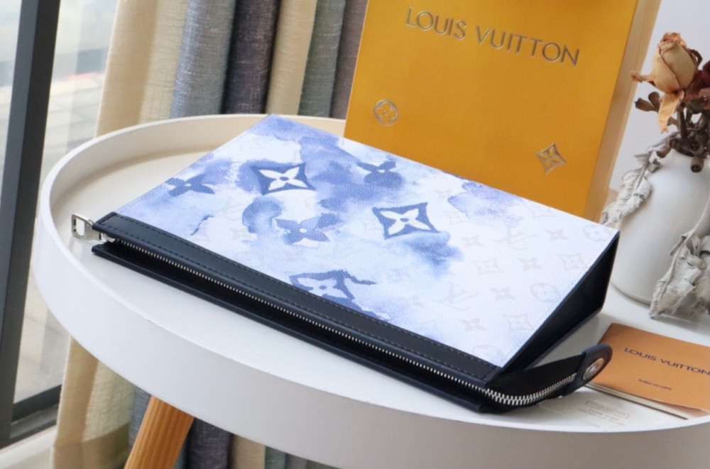 LV Pouch