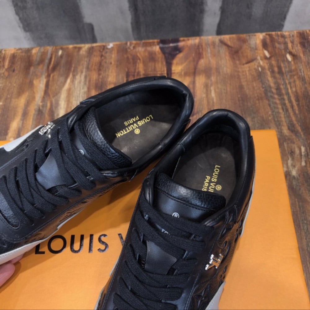 LV  Sneakers
