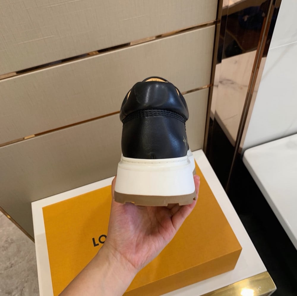 LV SHOE