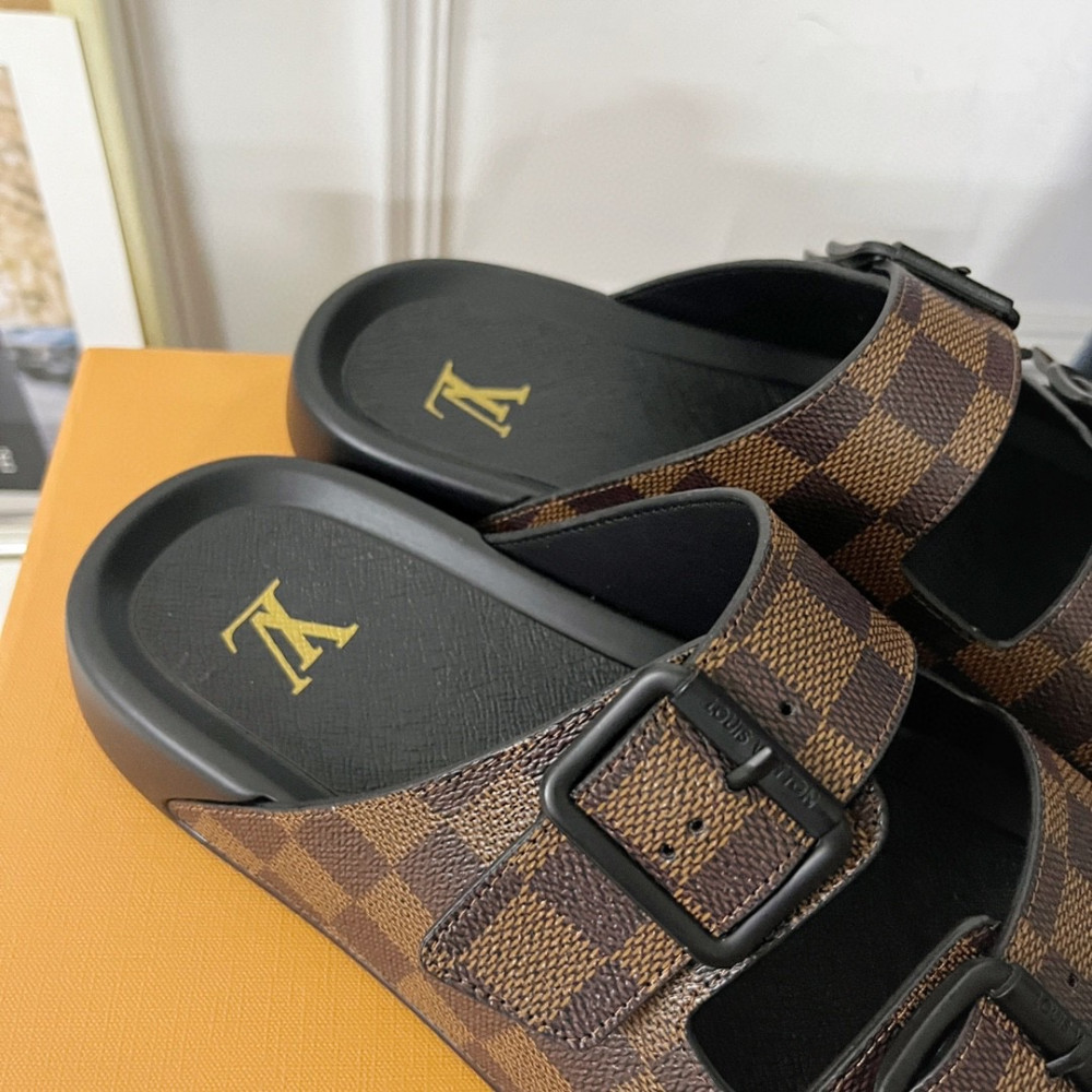 LV slipper