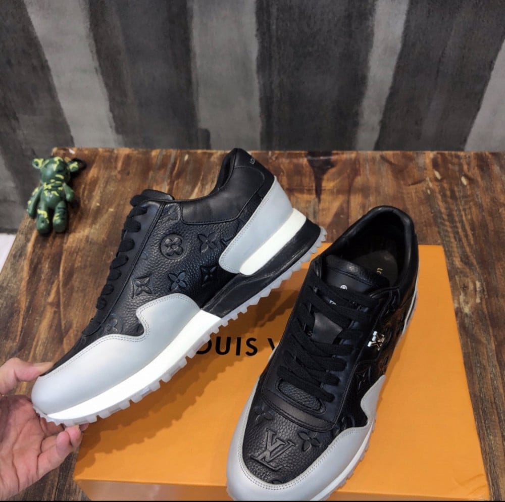 LV  Sneakers