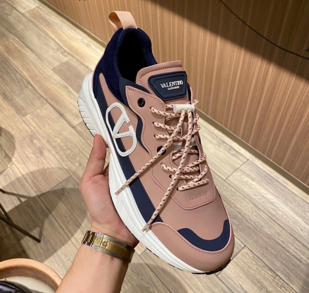 ‏Valentino Sneckers