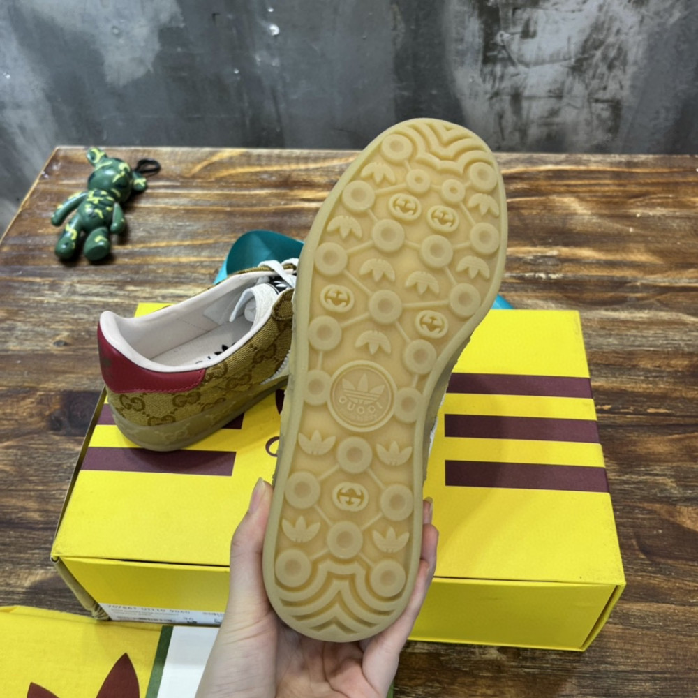 Gucci Sneakers