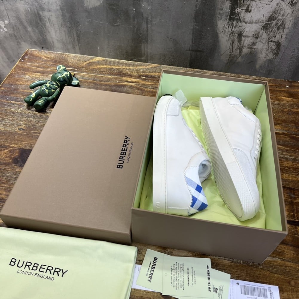 BURBERRY