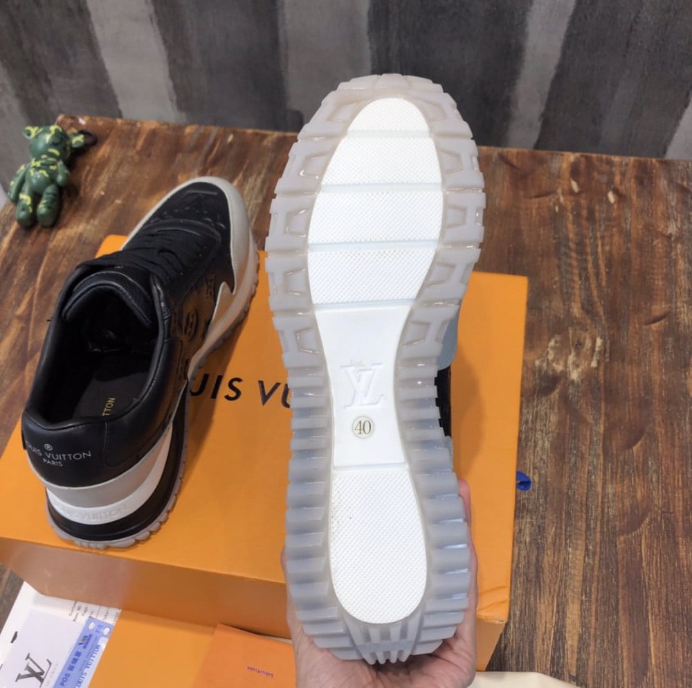 LV  Sneakers