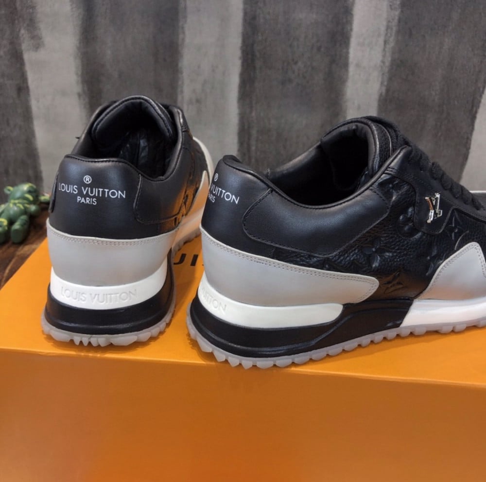 LV  Sneakers