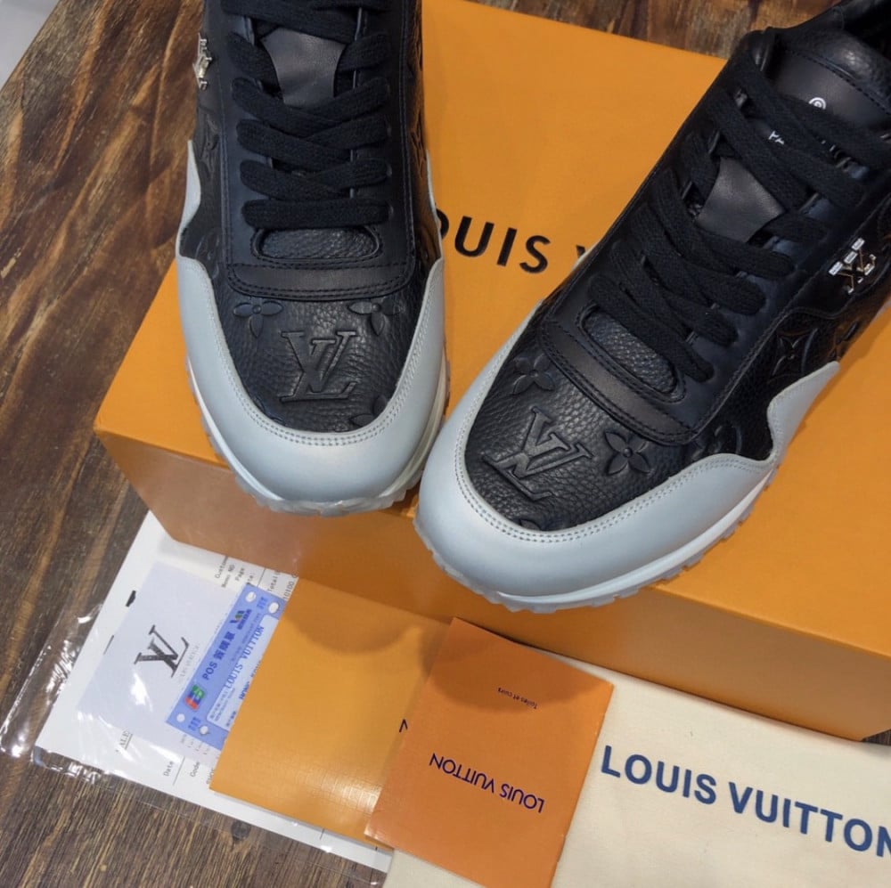 LV  Sneakers