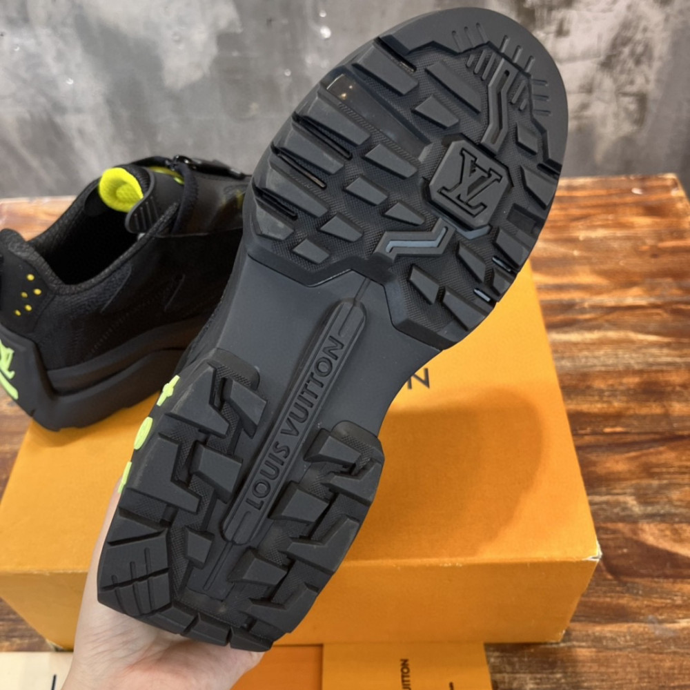 LV Sneckers