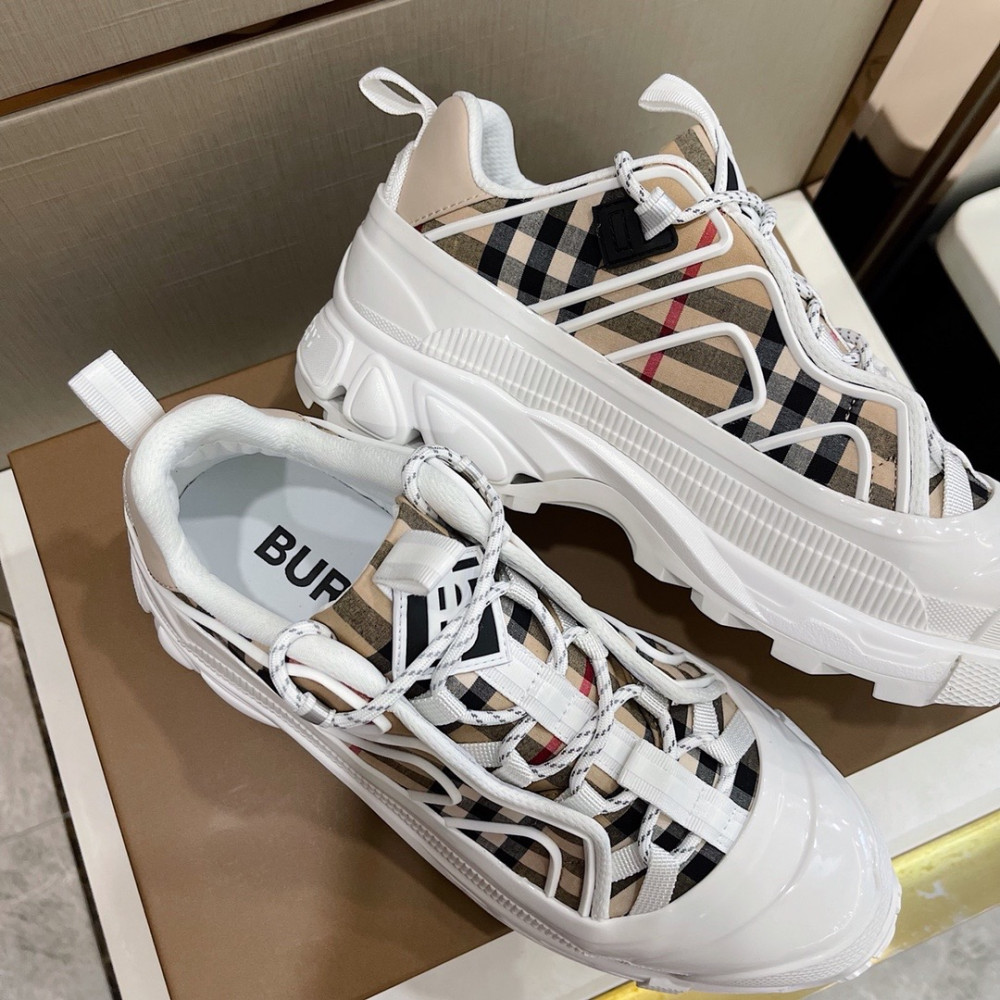 ����� ����� ������ Burberry ylB7yq9VSvVHWhwFcU3k