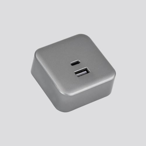 مقبس USB الاصدار الجديد