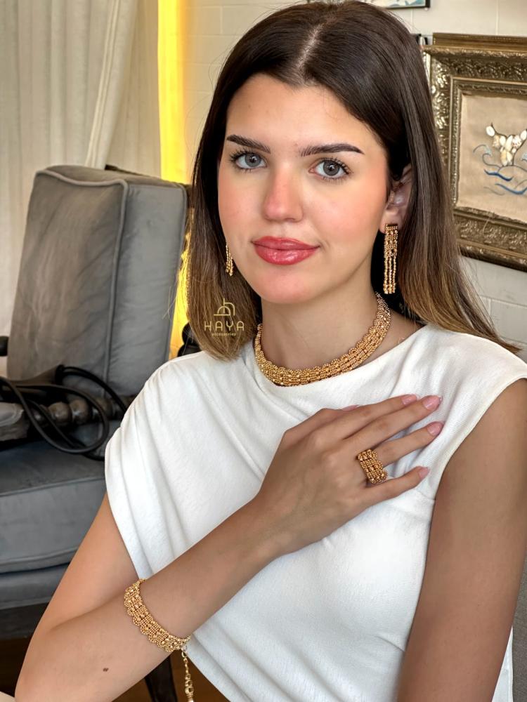 طقم فاخر متكامل.. مطلي (عقد تشوكر + حلق + اسوارة + خاتم)