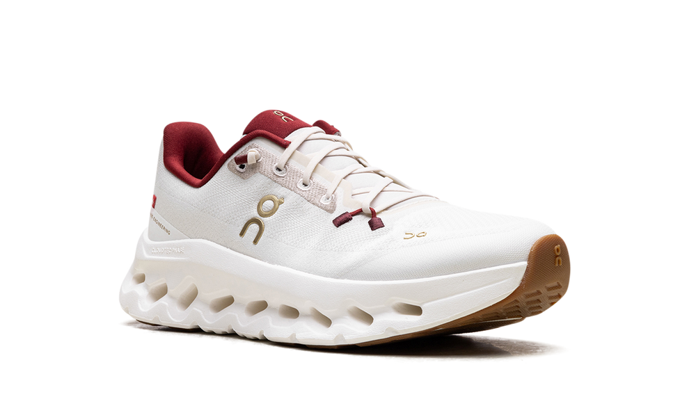 حذاء On Cloudtilt - إصدار White/Burgundy الرياضي