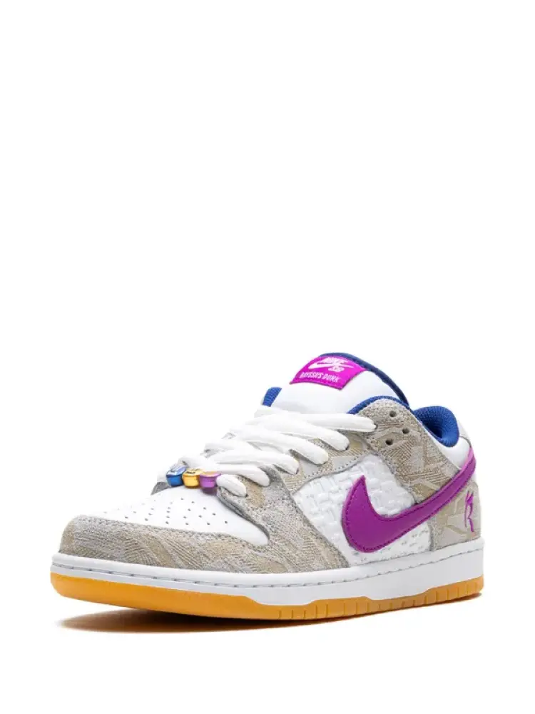 نايكي Nike Dunk SB Low المميز بالتعاون مع المتزلجة رايسا ليل (Rayssa Leal) طراز FZ5251-001.
