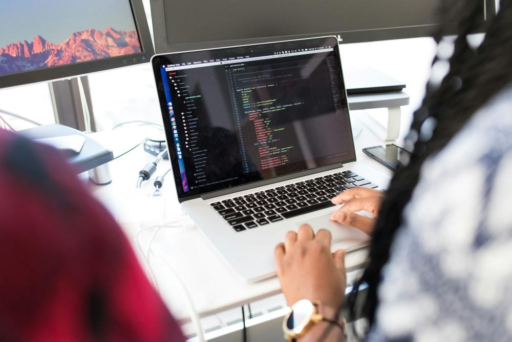 أفضل حلول التقنية في السعودية: كيف تحقق الشركات التكامل الرقمي؟