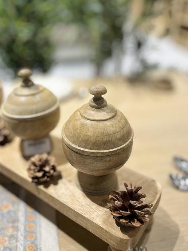 علبة خشبية بغطاء