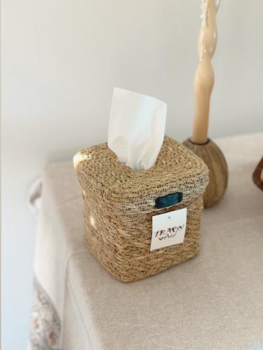 علبة مناديل خوص