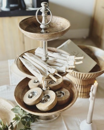 استاند تقديم خشبي