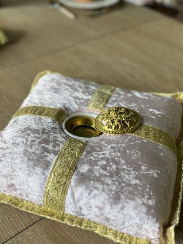 مبخرة بالقماش المخملي