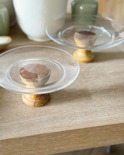 استاند تقديم زجاج