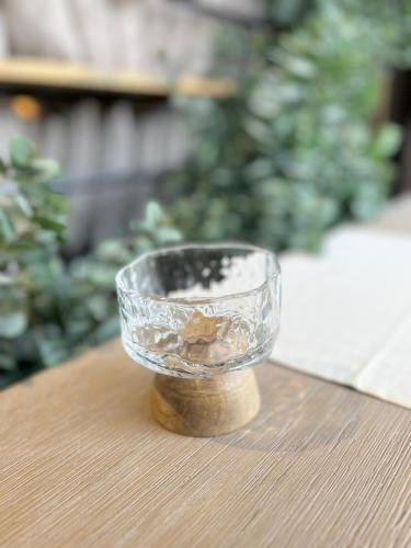 استاند تقديم زجاج