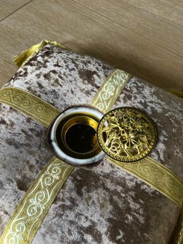 مبخرة بالقماش المخملي