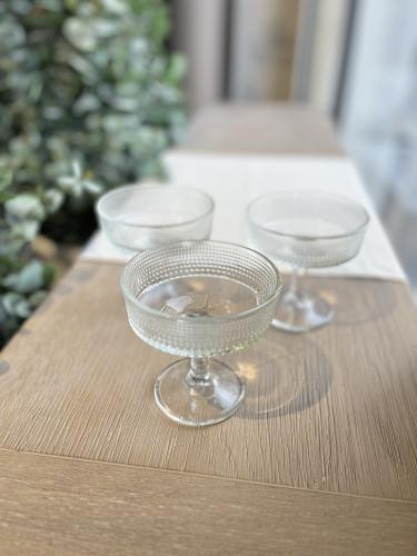 استاند تقديم زجاج