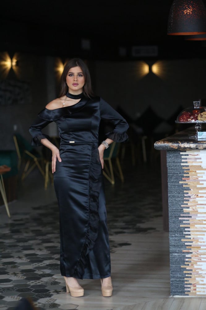 فستان سهرة اسود فخم للمناسبات