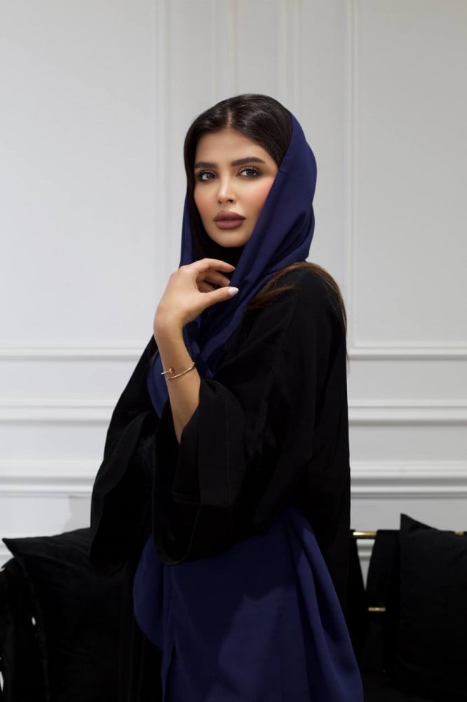 طرحة بلون ازرق